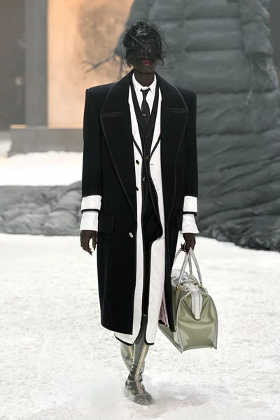 Look 3